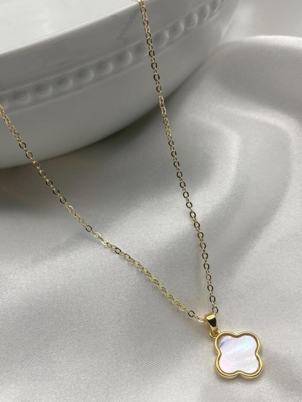 18k Gold Plated Necklace & Clover Mother Of Pearl Pendant Charm Fashion Jewelry